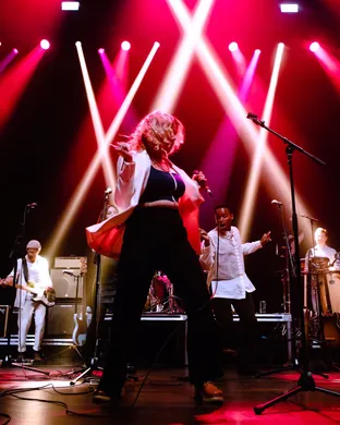 The Ultimate Throwback Party: Dwayne Gretzky Live