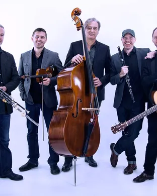 Lunasa Seattle